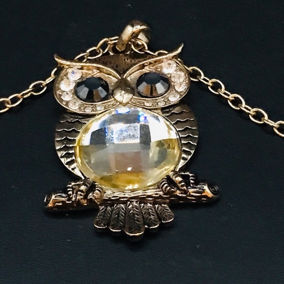 GOLD TONE OWL PENDANT NECKLACE EUC BY ACCESSORIZE - Picture 3 of 7